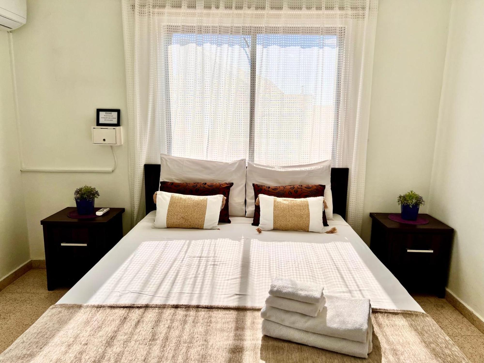 Apartament Apt On The Street Of Bars&nightclubs In 11 *